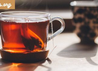 ცხოვრებაში ერთხელ მაინც დაგებადებოდათ კითხვა თუ, რატომ უნდა დალიოთ ცხელი ჩაი და არა ცივი წყალი სიცხეში გასაგრილებლად.