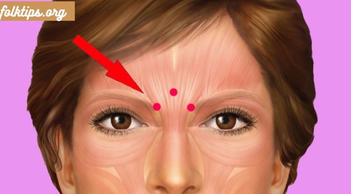 აწიეთ წარბები და მოიშორეთ ნაოჭები შუბლზე.