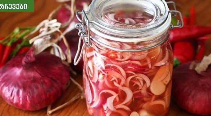 მკითხველი დაგვიკავშირდა და გაგვიზიარა თავისი სუპერ რეცეპტი.როგორ გავწმინდოთ სისხლი უბრალოდ, მოვიშოროთ ქოლესტერინი, სისხლში შაქარი და ჭარბი წონა.