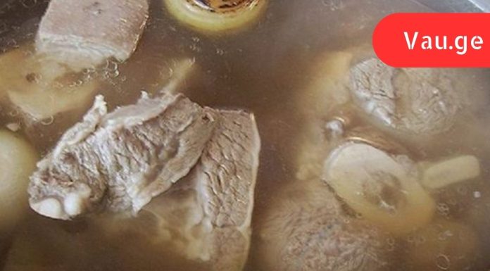 ეს ბულიონი ძვლებისთვის და საჭმლის მონელებისთვის უკონკურენტოა.ჩვეულებრივ სუპს მახსენებს!