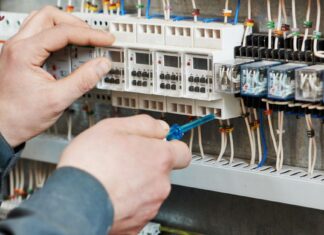 ელექტრიკი გამოძახებით თბილისში 10 ლარიდან: როგორ ავირჩიოთ საუკეთესო მომსახურება